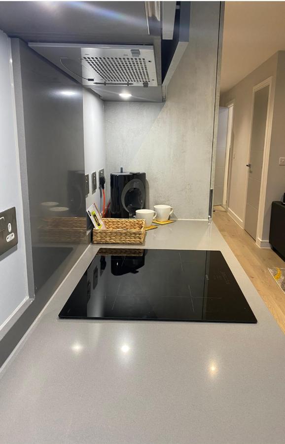 Mnitri Apartment Luton  Exteriér fotografie