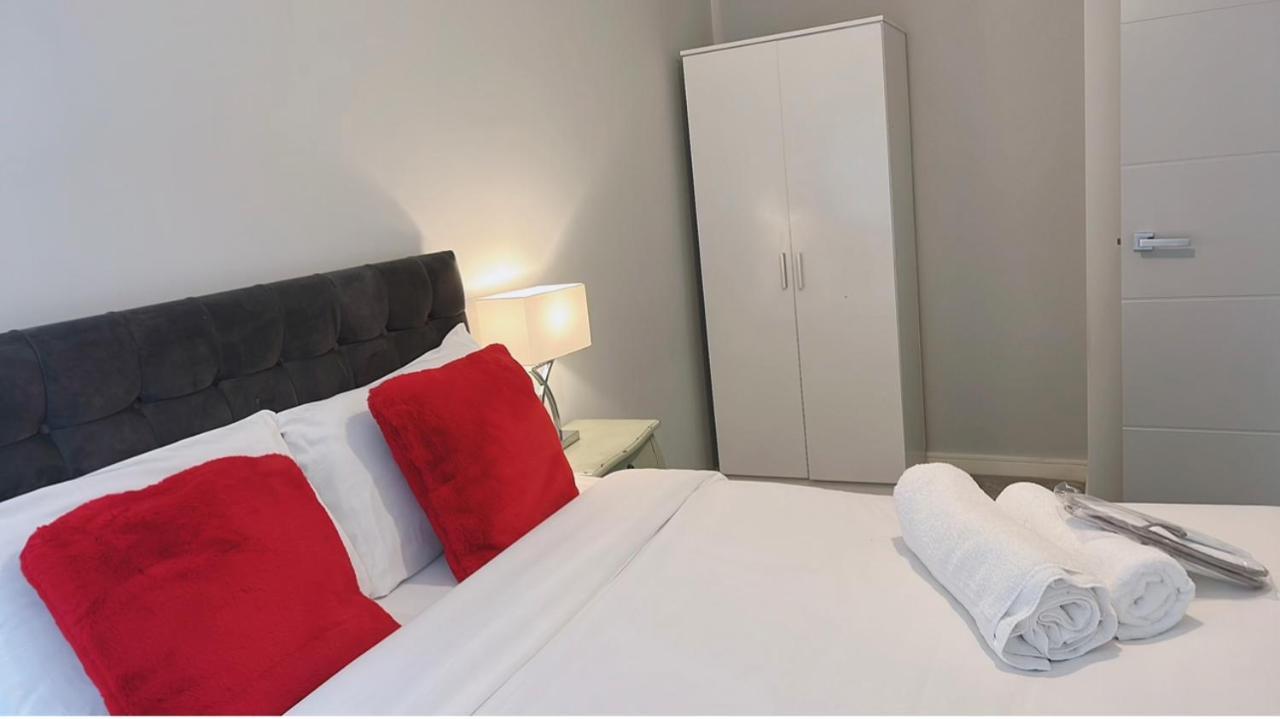 Mnitri Apartment Luton  Exteriér fotografie