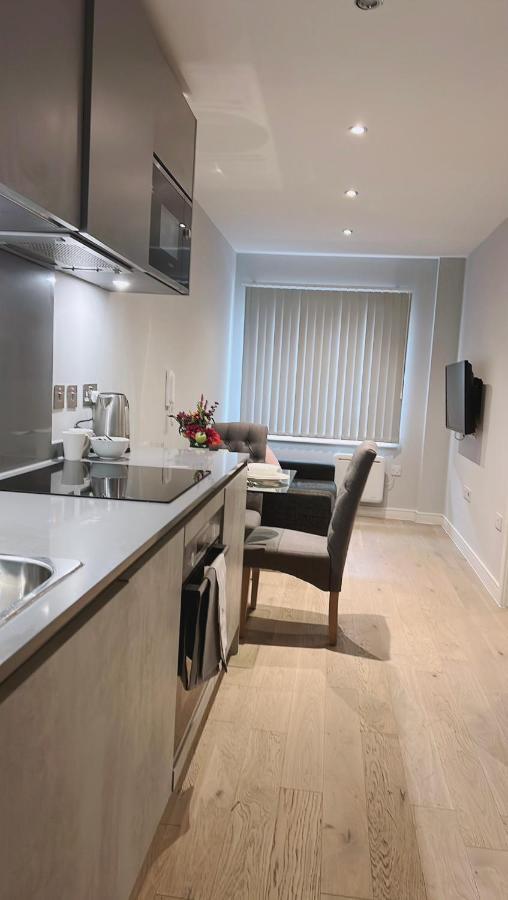 Mnitri Apartment Luton  Exteriér fotografie