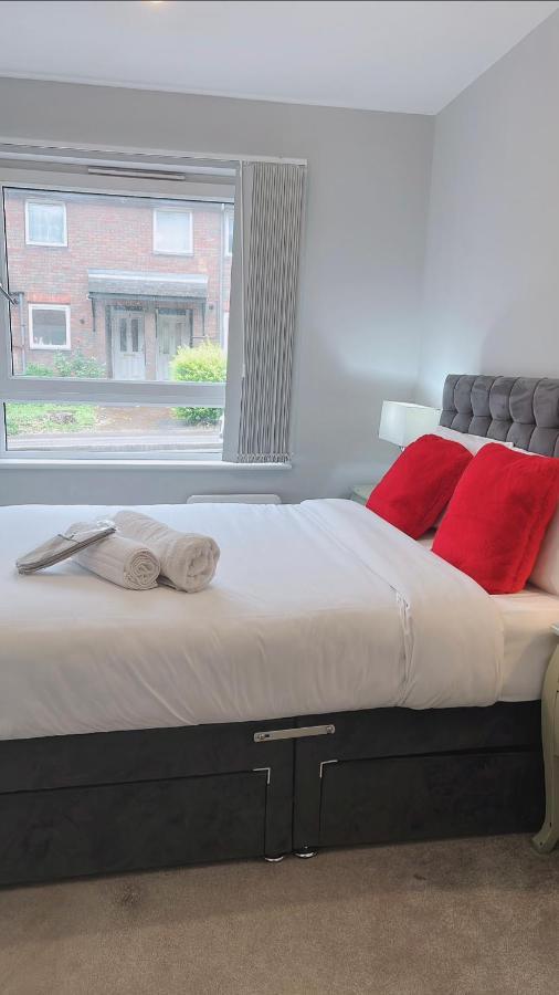 Mnitri Apartment Luton  Exteriér fotografie